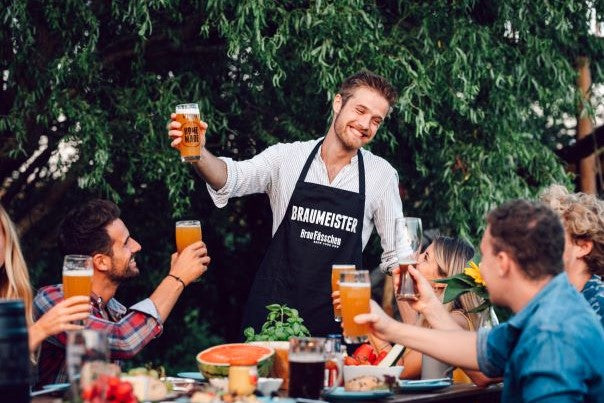 Bierwanderung: So feierst du den Vatertag zusammen mit deinen Freunden