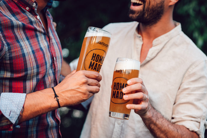 Bierwanderung: So feierst du den Vatertag trotz Corona